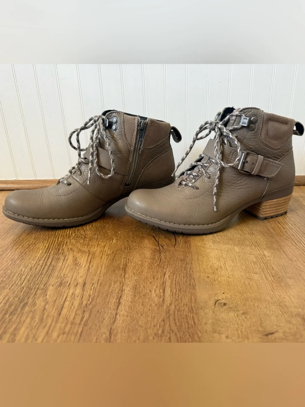 Merrell Shiloh II Women's Waterproof Lace-Up Ankle Boots with Side Zip Size 7